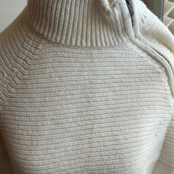 H&M Sweater size Large - Picture 2 of 3